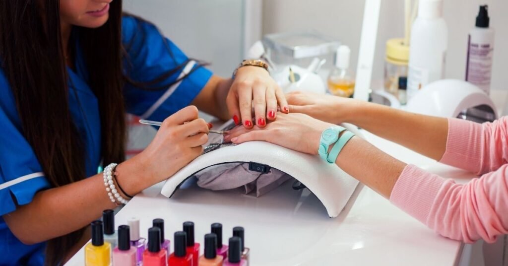 How to Choose the Best Nail Shop Near You